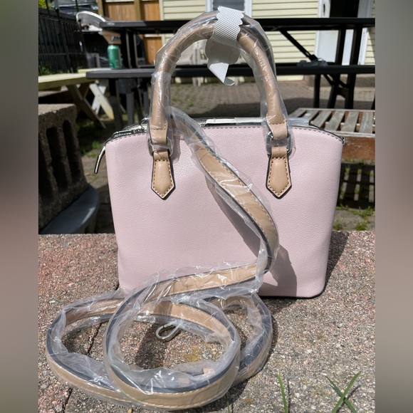 New with Tags NWT Nine West Salt Pink Lynn Purse - Picture 3 of 4